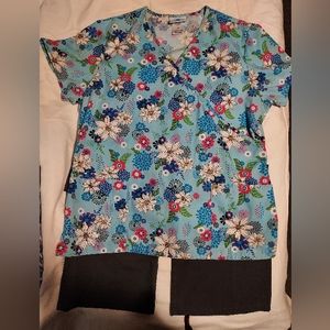 SB SCRUBS Top Size Large Blue Floral SCRUBSTAR Size Med Charcoal Gray Pant